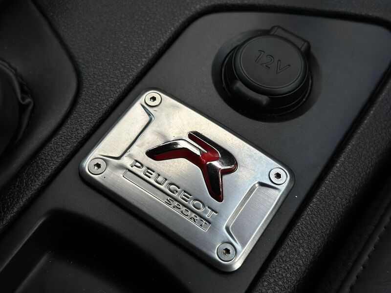PEUGEOT RCZ