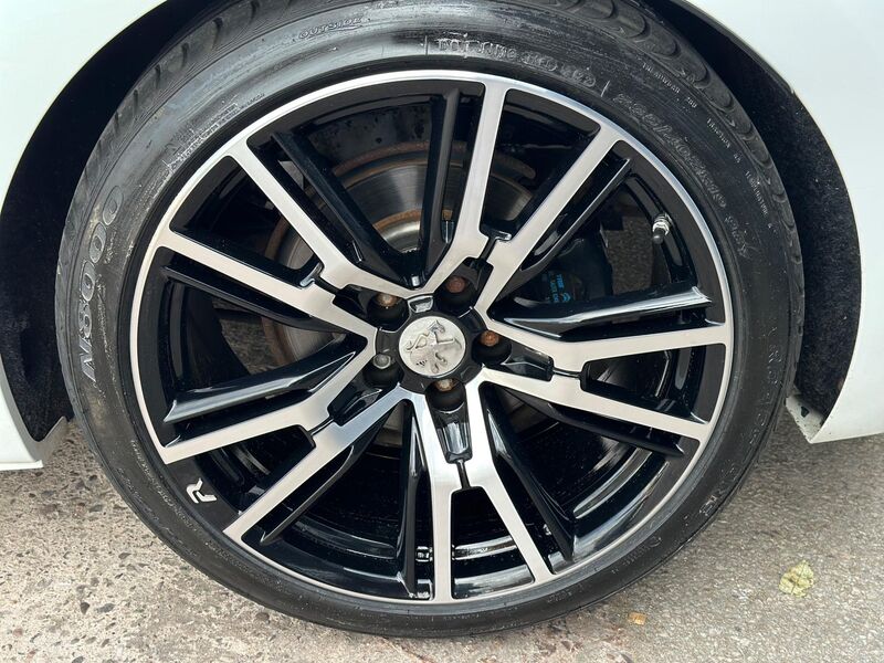 PEUGEOT RCZ