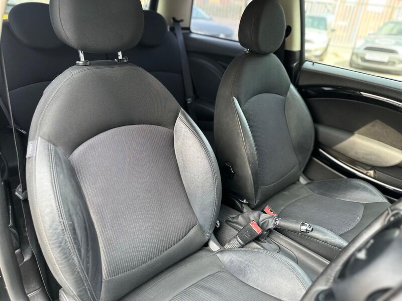 MINI HATCH