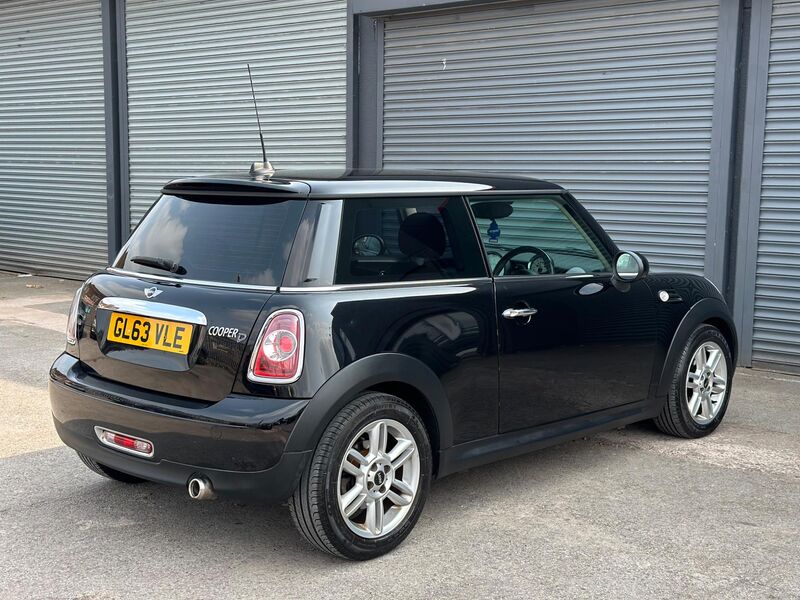 MINI HATCH