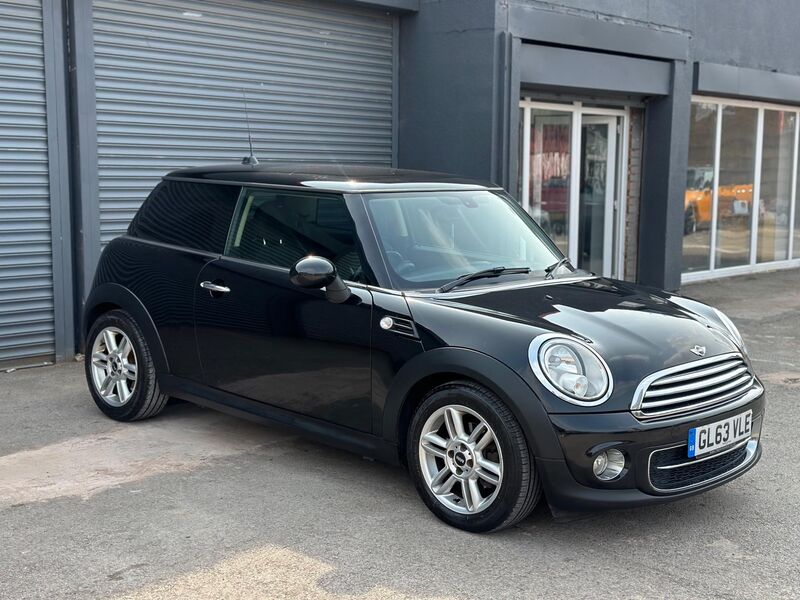 MINI HATCH