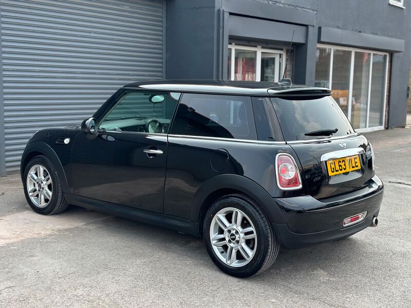 MINI HATCH