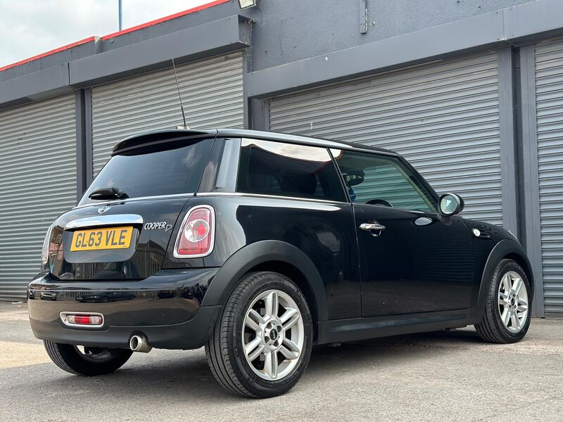 MINI HATCH