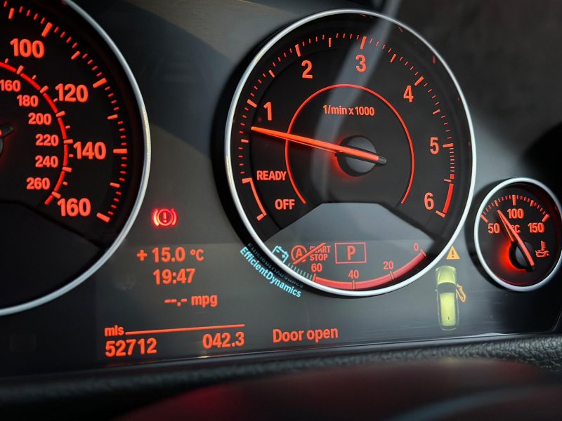 BMW 3 SERIES