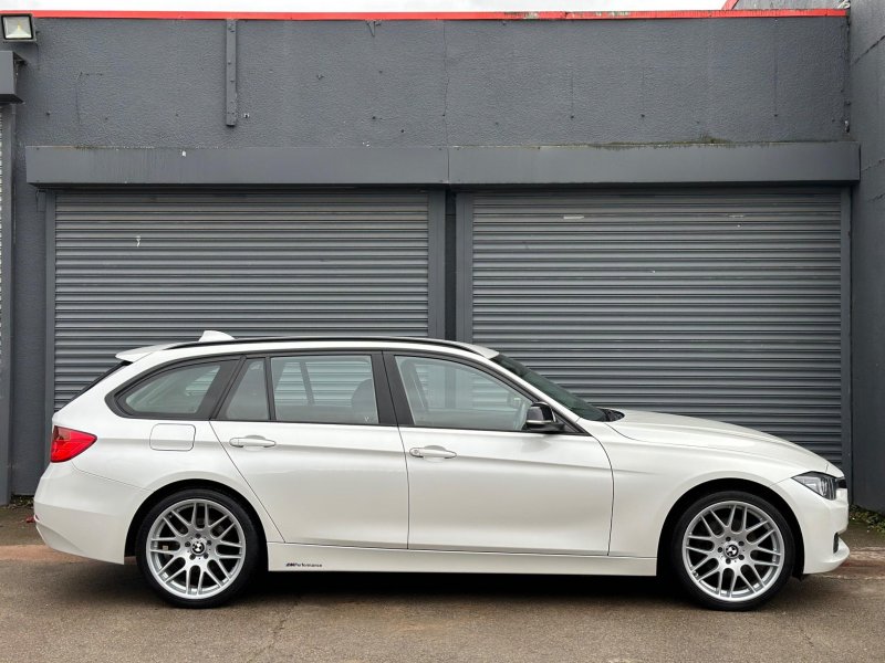 BMW 3 SERIES