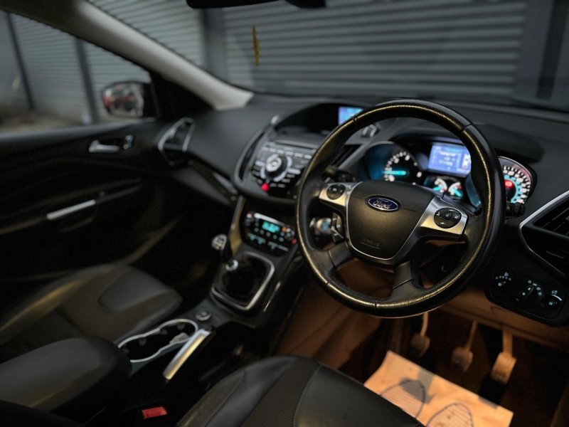 FORD KUGA