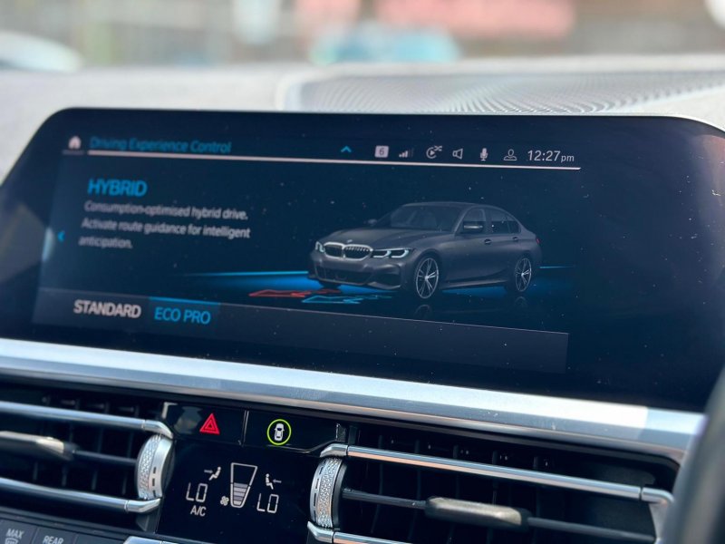 BMW 3 SERIES
