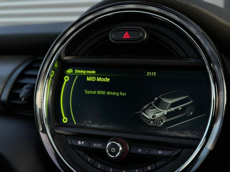 MINI HATCH