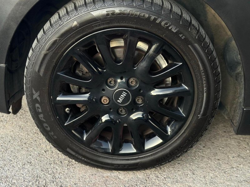 MINI HATCH