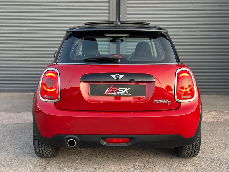 MINI HATCH