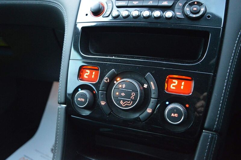 PEUGEOT RCZ