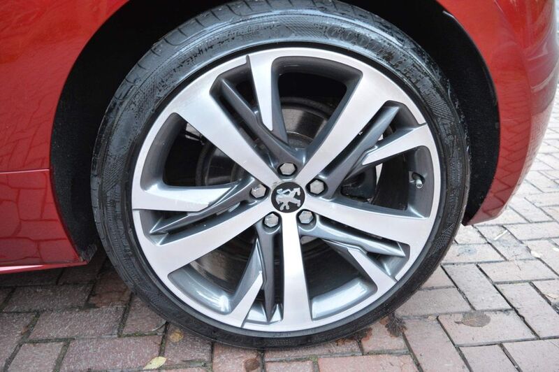 PEUGEOT RCZ
